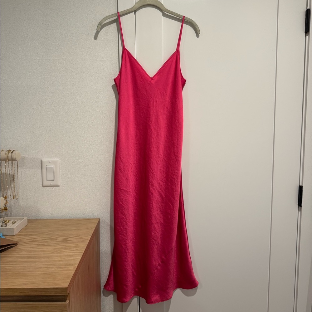 Aritzia Wilfred Slip Dress in Vibrant Pink
